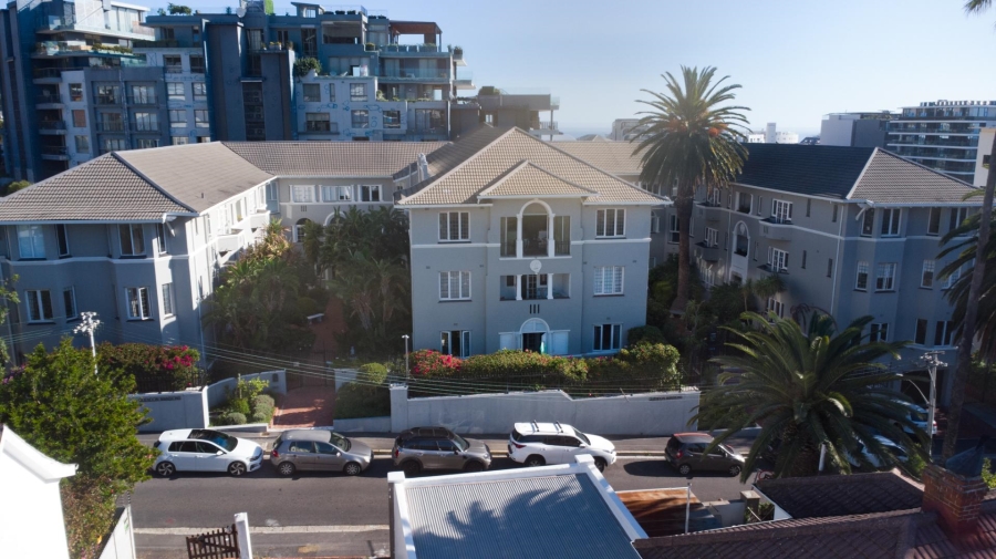 2 Bedroom Property for Sale in Sea Point Western Cape